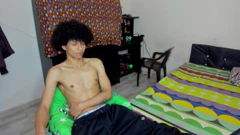 Snapshot of cardrey05 chatting on 12, 10, 2025 Carlos and Cristian online show from 12, 10, 2025