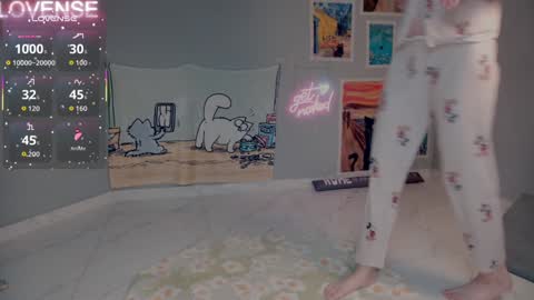 Snapshot of careful_i_bite chatting on 21, 9, 2025 NONA follow online show from 21, 9, 2025