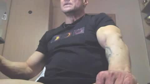 Laz online show from 7, 4, 2026