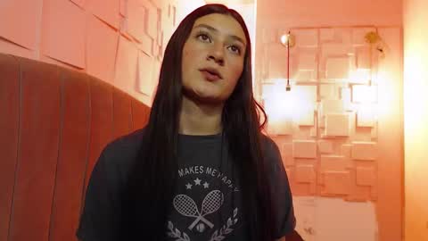 Snapshot of caritoluna_ chatting on 4, 12, 2025 Carito online show from 4, 12, 2025