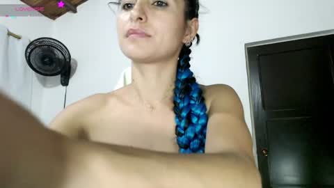 Snapshot of carla_lopex chatting on 9, 8, 2026 Carla online show from 9, 8, 2026
