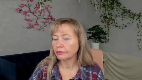 Snapshot of carla_vogue chatting on 19, 11, 2025 Carla Vogue online show from 19, 11, 2025