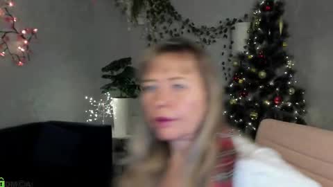 Snapshot of carla_vogue chatting on 5, 12, 2025 Carla Vogue online show from 5, 12, 2025