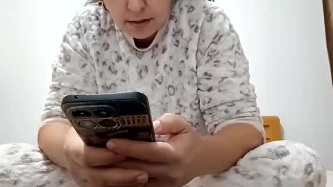 Snapshot of carlasweet00 chatting on 5, 12, 2025 carlasweet00 online show from 5, 12, 2025