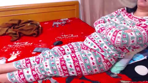 Snapshot of carlasweet00 chatting on 15, 12, 2025 carlasweet00 online show from 15, 12, 2025