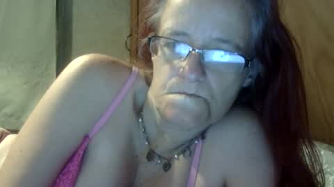 carleeswoman08 online show from 14, 4, 2026