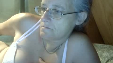 carleeswoman08 online show from 19, 6, 2026