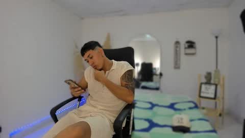 Snapshot of carlitosex09 chatting on 26, 10, 2025 master online show from 26, 10, 2025