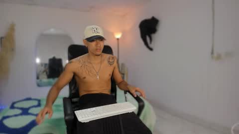 Snapshot of carlitosex09 chatting on 27, 10, 2025 master online show from 27, 10, 2025