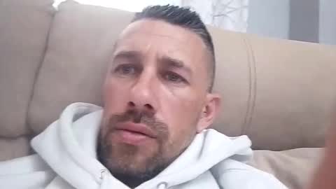 carlosrm440882 online show from 19, 4, 2026