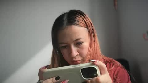 Snapshot of carly_cute chatting on 28, 10, 2025 carly online show from 28, 10, 2025