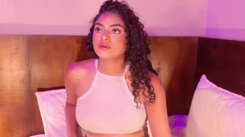 Snapshot of carly_monroe_ chatting on 27, 10, 2025 Carly Monroe online show from 27, 10, 2025