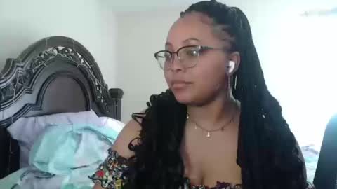 Snapshot of carmellovekisses chatting on 16, 10, 2025 CARAMEL xoxo online show from 16, 10, 2025