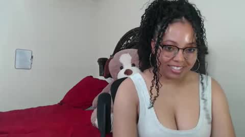 Snapshot of carmellovekisses chatting on 6, 1, 2026 CARAMEL xoxo online show from 6, 1, 2026
