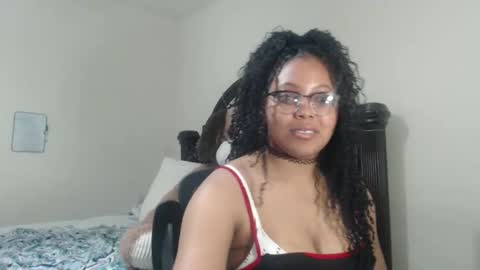 Snapshot of carmellovekisses chatting on 11, 1, 2026 CARAMEL xoxo online show from 11, 1, 2026