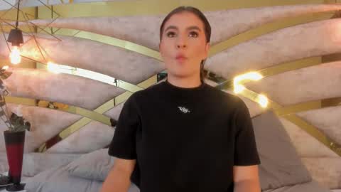 caro_giraldo_ online show from 21, 10, 2025