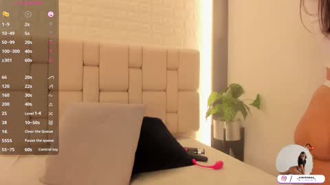    online show from 10, 9, 2025