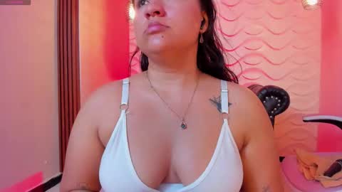 Snapshot of caro_sexyhot chatting on 16, 10, 2025 carolina online show from 16, 10, 2025