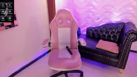 Snapshot of caro_sexyhot chatting on 17, 10, 2025 carolina online show from 17, 10, 2025