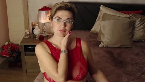 CaroJhones online show from 3, 2, 2025