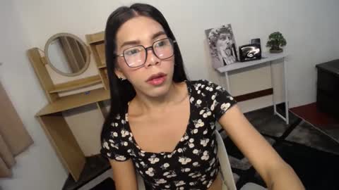 Snapshot of carol_linaxxx chatting on 19, 12, 2024 Carolina online show from 19, 12, 2024