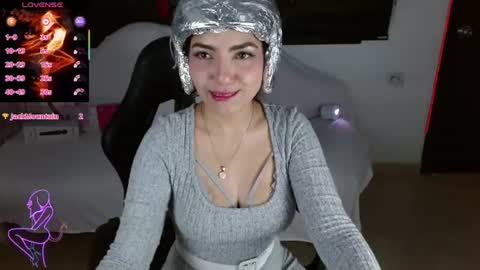 Snapshot of carolaine69_ chatting on 6, 6, 2026 Caroline online show from 6, 6, 2026