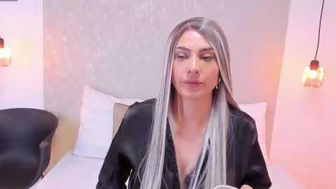 Carolain online show from 1, 12, 2025