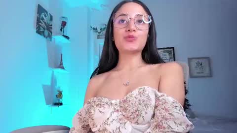 Snapshot of caroliine__ chatting on 13, 2, 2025 Caroline online show from 13, 2, 2025