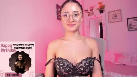 Snapshot of caroliine__ chatting on 7, 3, 2025 Caroline online show from 7, 3, 2025