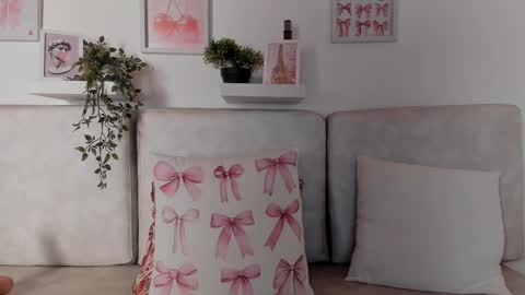 Carolina  online show from 9, 3, 2025