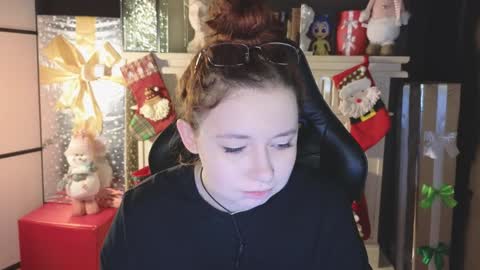 Snapshot of carolina_winter chatting on 19, 12, 2024 Mira online show from 19, 12, 2024