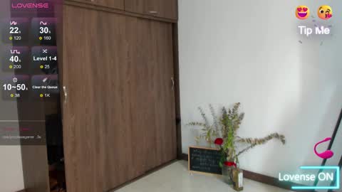 carolina_zaens online show from 3, 12, 2024