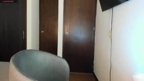 carolina_zaens online show from 1, 4, 2026