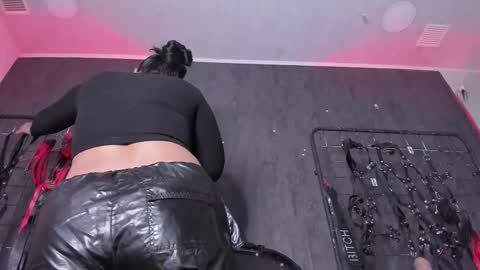 Snapshot of carolinaarias_ chatting on 3, 11, 2025 carolina online show from 3, 11, 2025