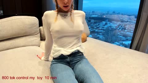 Lina.I will online 1 December   online show from 17, 12, 2024