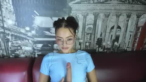 Snapshot of caroline_clark420 chatting on 4, 7, 2026 Caroline Clark online show from 4, 7, 2026