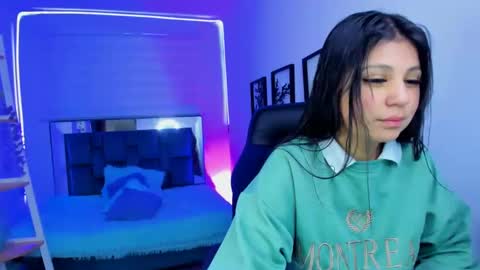 Snapshot of caroline_rodriguez_9 chatting on 11, 9, 2025 caroline_rodriguez_9 online show from 11, 9, 2025