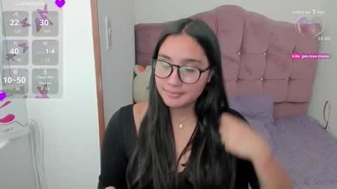 Snapshot of caroline_rodriguez_9 chatting on 2, 10, 2025 caroline_rodriguez_9 online show from 2, 10, 2025