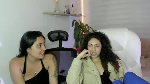 Snapshot of caroline_rodriguez_9 chatting on 11, 10, 2025 caroline_rodriguez_9 online show from 11, 10, 2025