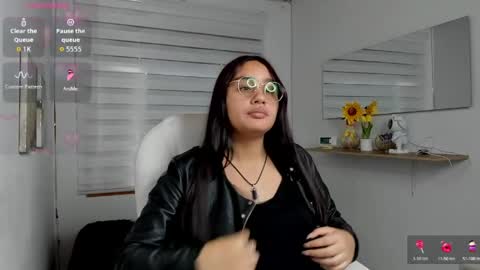 caroline_rodriguez_9 online show from 11, 4, 2026
