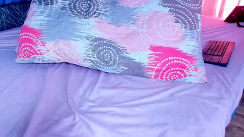 CarolineeGarcia online show from 17, 1, 2025