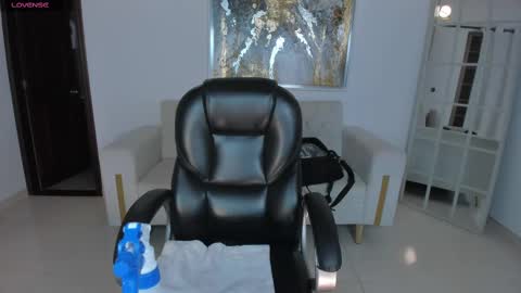 Caro online show from 9, 3, 2025