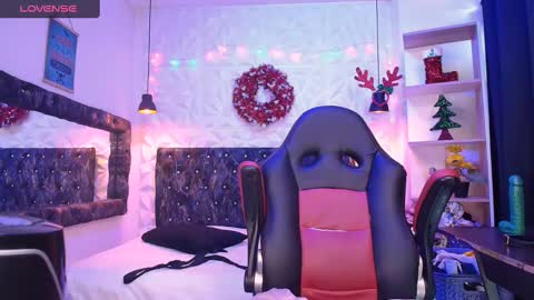 Snapshot of carolinescoth_dl chatting on 11, 12, 2024 Caroline Scoth online show from 11, 12, 2024