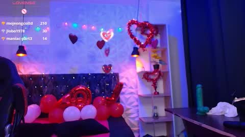 Snapshot of carolinescoth_dl chatting on 20, 2, 2025 Caroline Scoth online show from 20, 2, 2025