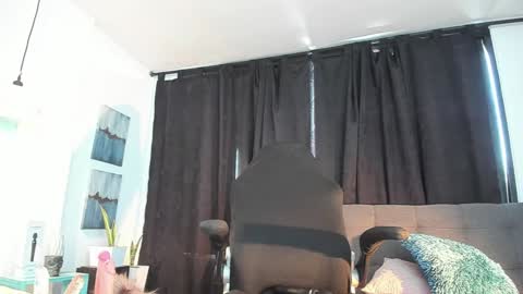 Snapshot of carolinne_89 chatting on 11, 1, 2025 caro online show from 11, 1, 2025
