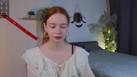 Snapshot of carolinnk chatting on 25, 10, 2025 Caro online show from 25, 10, 2025