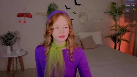 Snapshot of carolinnk chatting on 31, 10, 2025 Caro online show from 31, 10, 2025