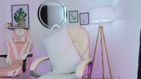 Snapshot of carolyne_sweet chatting on 3, 7, 2026 carolyne_sweet online show from 3, 7, 2026