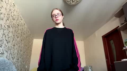 Caroline online show from 22, 4, 2026