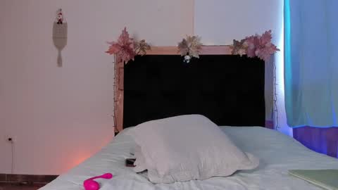 Snapshot of carorosse chatting on 16, 12, 2024 Caro online show from 16, 12, 2024